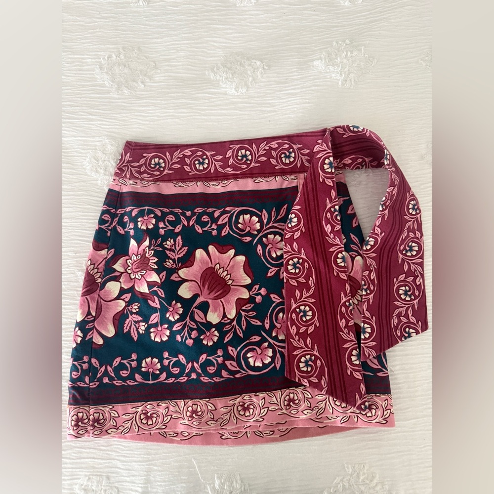 Farm Rio Ainika Charm Overlapped Denim Mini Skirt sz 24 - Picture 2 of 6